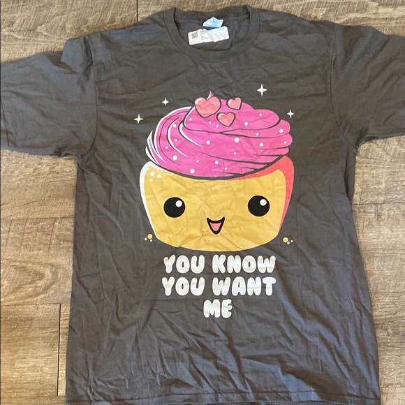 Cupcake Graphic "You Know You Want Me" Playful Crewneck Tee Shirt Gray & Pink  M - Picture 1 of 6